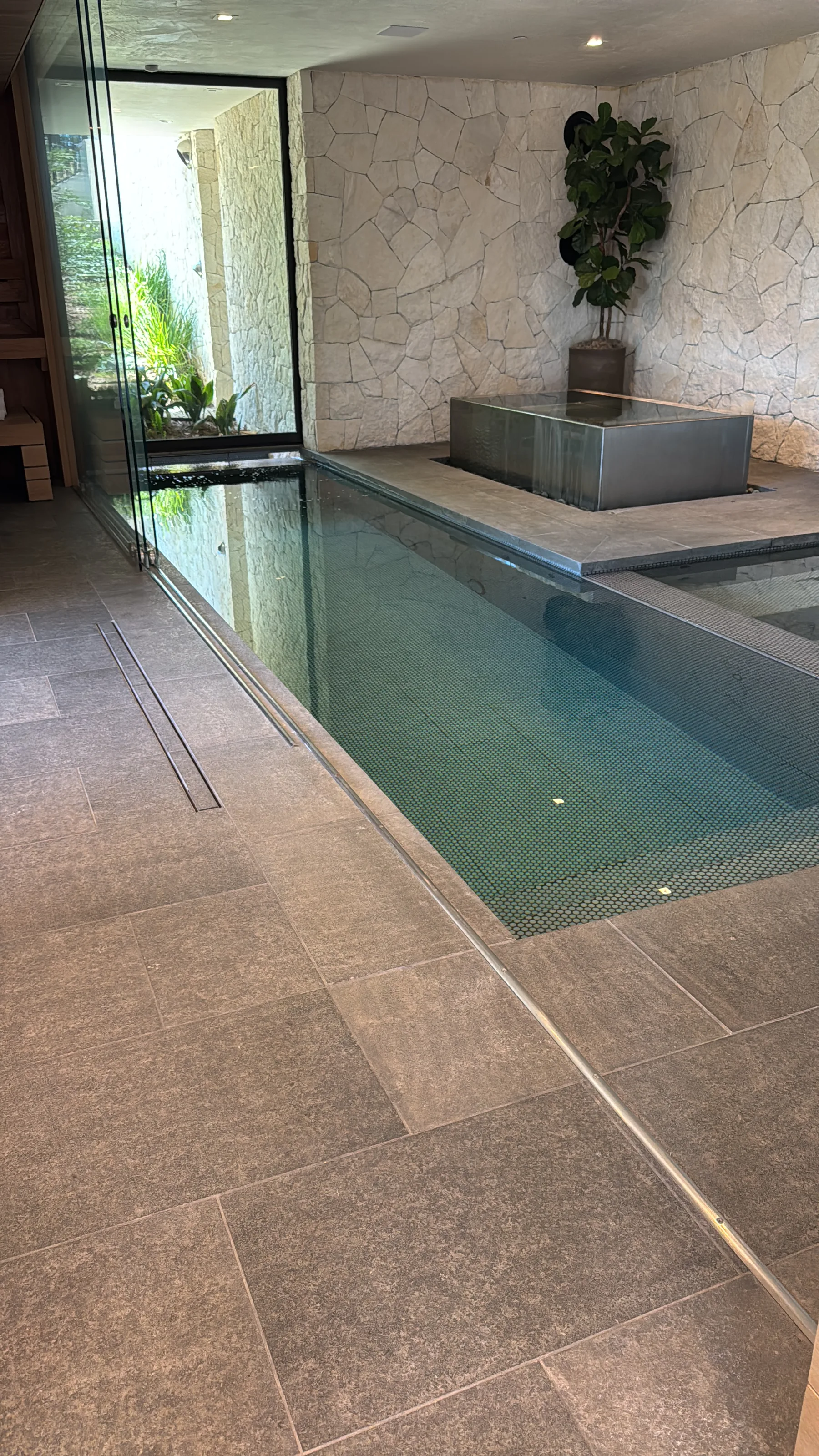 Noble pool